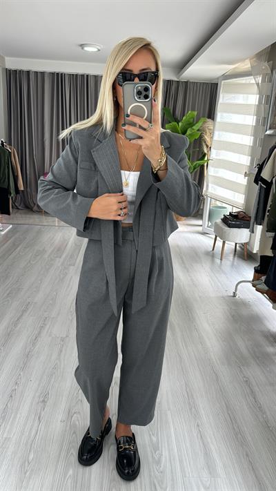 Orjinal Model Gri Crop Ceket Mix Pantolon Takım