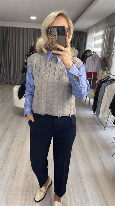 ORJİNAL MODEL MAVİ POPLİN GÖMLEK DETAYLI GRİ TRİKO