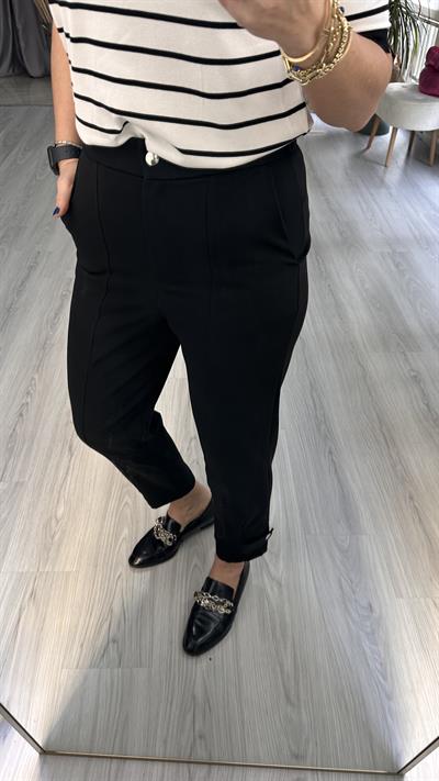 ORJİNAL MODEL, PAÇASI DÜĞMELİ, BELİ LASTİKLİ SİYAH PANTOLON