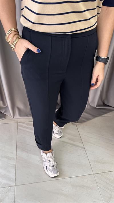 ORJİNAL MODEL, PAÇASI DÜĞMELİ, BELİ LASTİKLİ LACİVERT PANTOLON