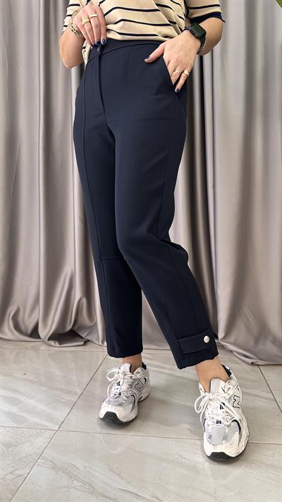 ORJİNAL MODEL, PAÇASI DÜĞMELİ, BELİ LASTİKLİ LACİVERT PANTOLON