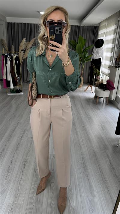 ORJİNAL MODEL TABA KEMERLİ  TAŞ RENGİ  LİKRALI KREP PANTOLON