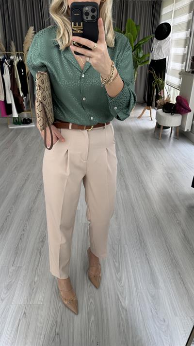 ORJİNAL MODEL TABA KEMERLİ  TAŞ RENGİ  LİKRALI KREP PANTOLON