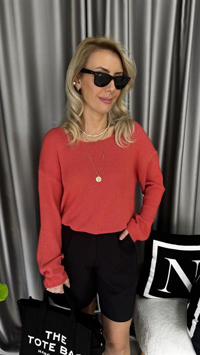 Oval Yaka Yumuşak Dokulu Kırmızı Triko