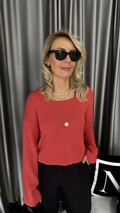 Oval Yaka Yumuşak Dokulu Kırmızı Triko