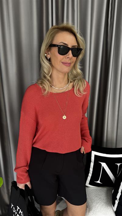 Oval Yaka Yumuşak Dokulu Kırmızı Triko