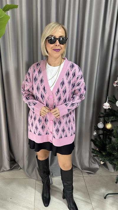 PEMBE MOR BAKLAVA DESENLİ DÜĞMELİ HIRKA