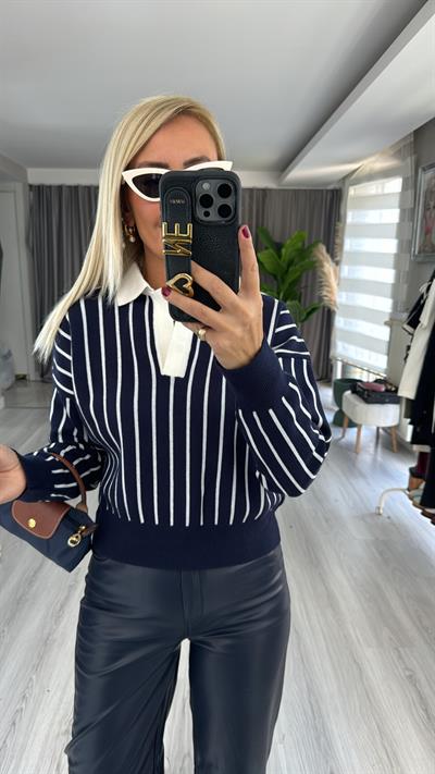 Polo Yaka, Beyaz Çizgili, Lacivert Triko 