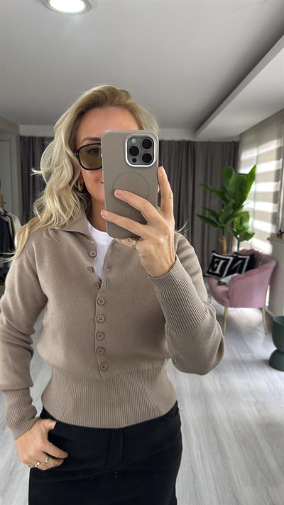 Polo Yaka Düğme Detaylı Koyu Vizon Dilvin Triko    