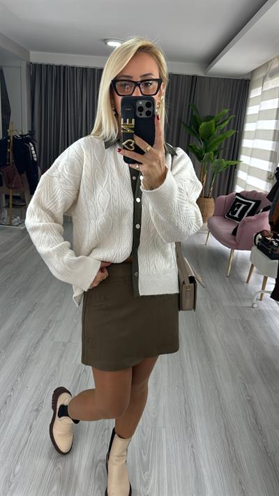 Polo Yaka Garnili Çıtçıt Detay Ekru Hırka