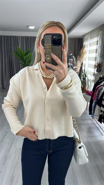 POLO YAKA KREM TRİKO HIRKA