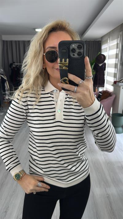 Polo Yaka Sedef Düğmeli Siyah Çizgili Ekru Triko