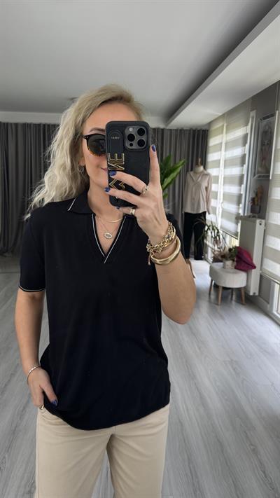 POLO YAKA, YAKASI BEYAZ ŞERİTLİ SİYAH MERSERİZE TRİKO