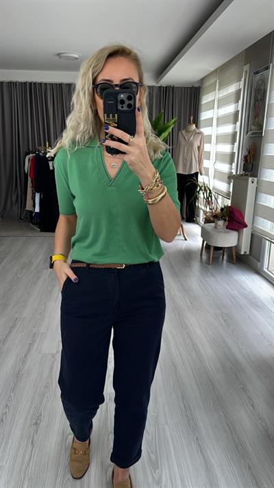 POLO YAKA, YAKASI LACİVERT ŞERİTLİ YEŞİL MERSERİZE TRİKO