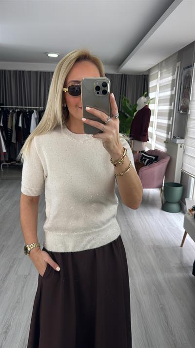 Pul Payet İşlemeli Ekru Triko