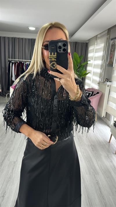 Pul Payet Saçaklı Saten Biyeli Siyah Gömlek