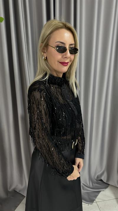 Pul Payet Saçaklı Saten Biyeli Siyah Gömlek