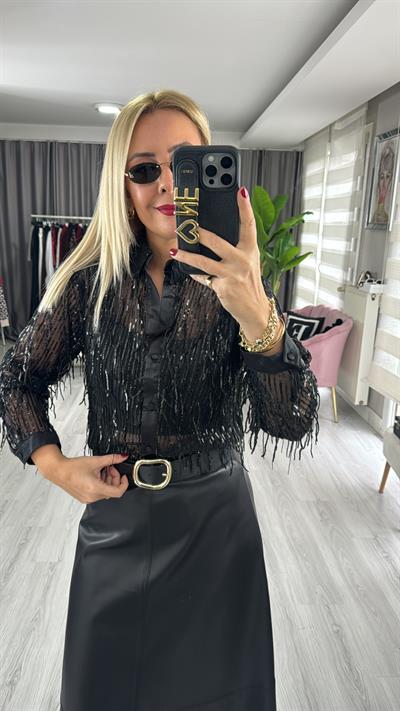 Pul Payet Saçaklı Saten Biyeli Siyah Gömlek
