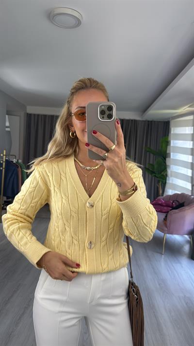 Saç Örgü Üç Düğme Sarı Triko Hırka