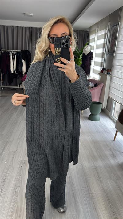 Saç Örgülü Atkılı Antrasit Triko Takım