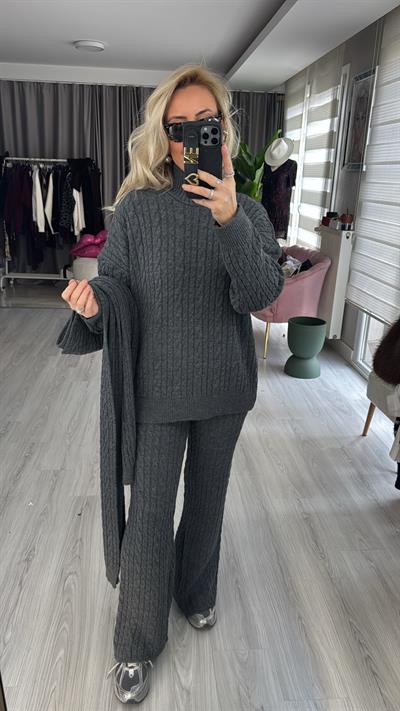 Saç Örgülü Atkılı Antrasit Triko Takım