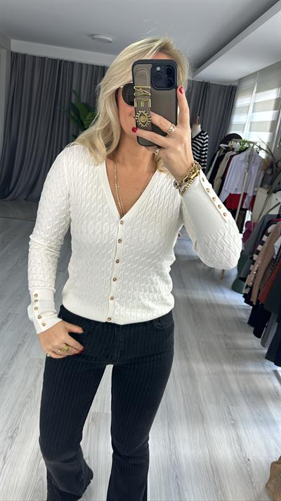 SAÇ ÖRGÜLÜ DÜĞMELİ EKRU V YAKA TRİKO HIRKA