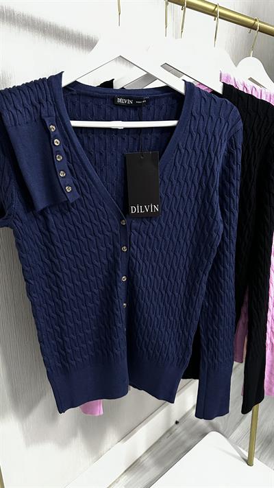 SAÇ ÖRGÜLÜ DÜĞMELİ LACİVERT V YAKA TRİKO HIRKA