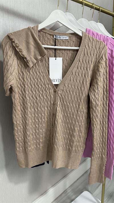 SAÇ ÖRGÜLÜ DÜĞMELİ VİZON V YAKA TRİKO HIRKA