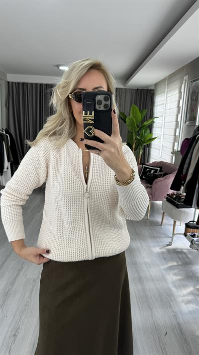 Saç Örgülü Fermuarlı Ekru Triko Hırka