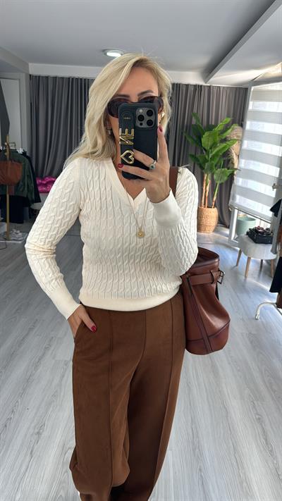 Saç Örgülü V Yaka Ekru Triko