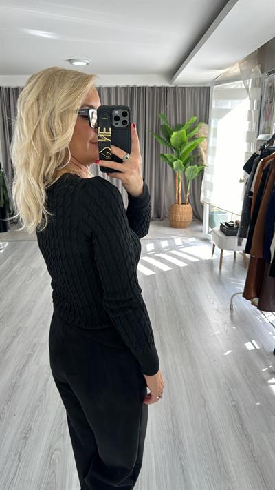 Saç Örgülü V Yaka Siyah Triko