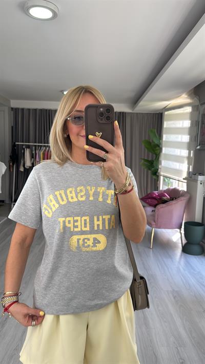 Sarı Baskılı Gri Tişört