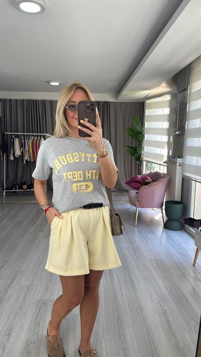 Sarı Baskılı Gri Tişört