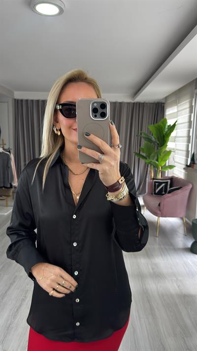 Sedef Düğmeli Siyah Saten Gömlek
