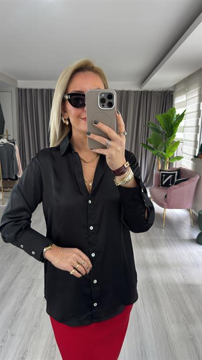 Sedef Düğmeli Siyah Saten Gömlek