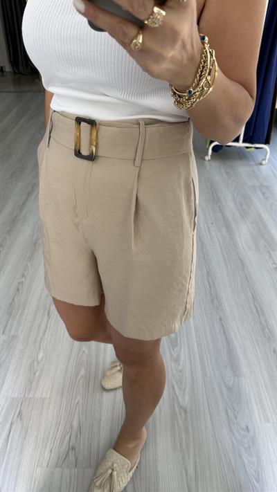 ŞEHİR BOY, KEMERLİ TAŞ RENGİ ŞORT