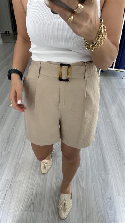 ŞEHİR BOY, KEMERLİ TAŞ RENGİ ŞORT