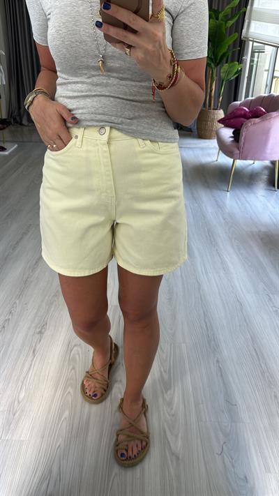 Şehir Boy Sarı Jean Şort