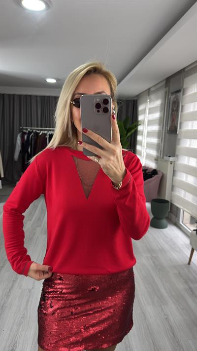 Simli Üçgen Yaka Kırmızı Triko