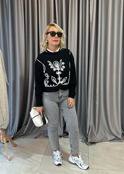 Siyah Bisiklet Yaka Nakış İşlemeli Kazak