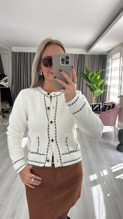 Siyah Biyeli Cepli Ekru Triko Hırka