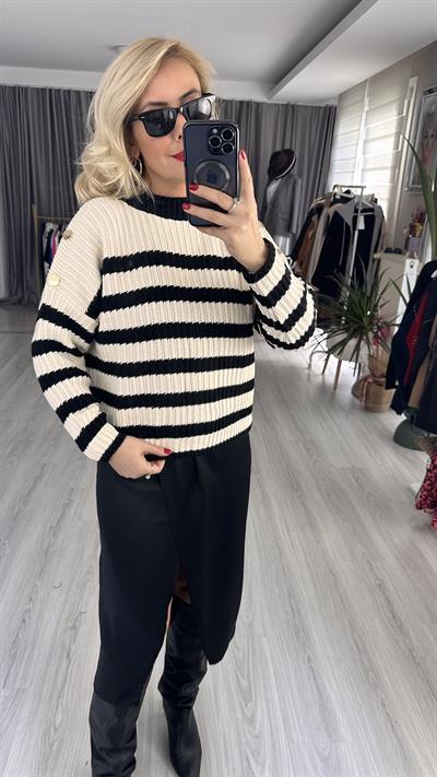 SİYAH ÇİZGİLİ EKRU TRİKO KAZAK