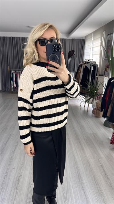 SİYAH ÇİZGİLİ EKRU TRİKO KAZAK