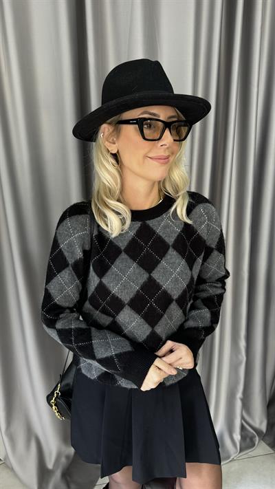 Siyah Gri Baklava Desen Triko Kazak