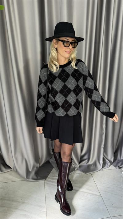 Siyah Gri Baklava Desen Triko Kazak