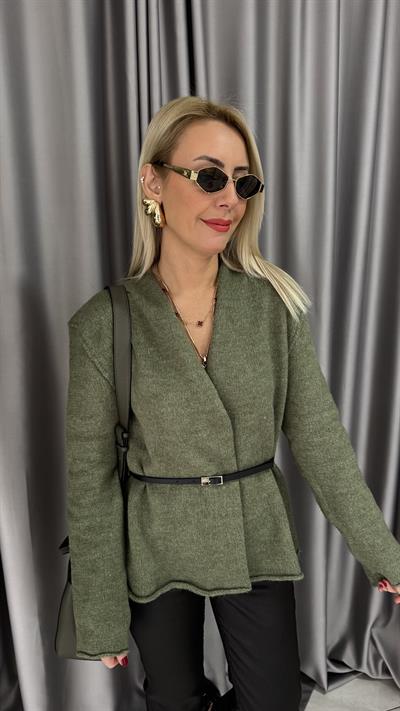 Siyah Kemerli Kruvaze Yaka Yeşil Triko Hırka