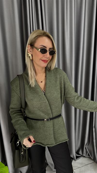 Siyah Kemerli Kruvaze Yaka Yeşil Triko Hırka