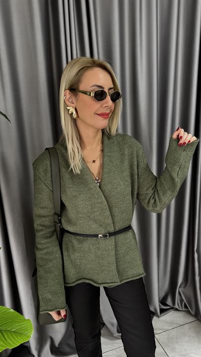 Siyah Kemerli Kruvaze Yaka Yeşil Triko Hırka