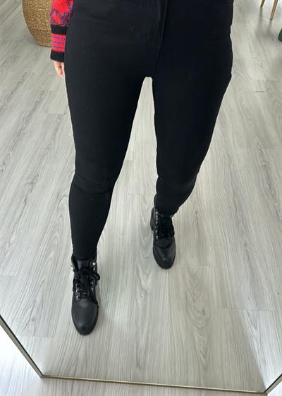 Siyah Likralı Yüksek Bel Skinny Jean