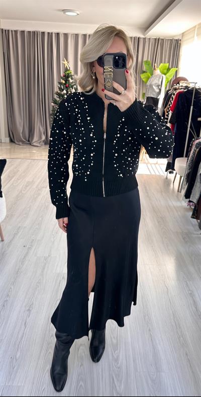 SİYAH YIRTMAÇLI SATEN ETEK